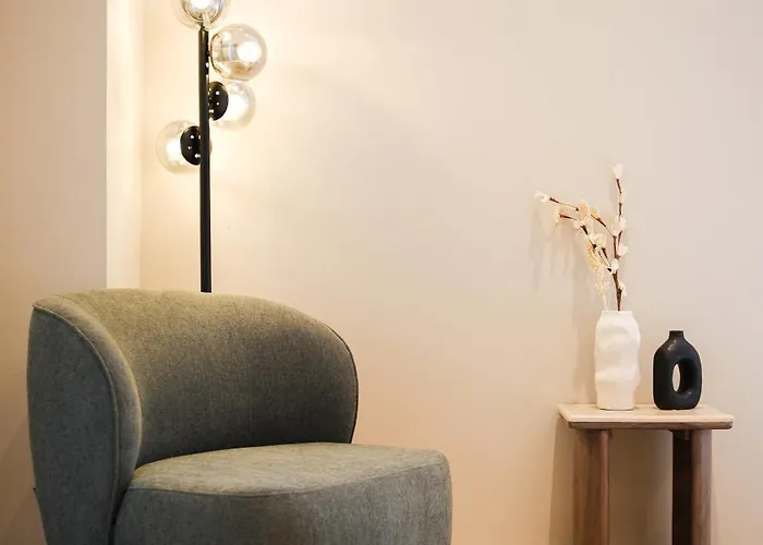 Guest house Balcony Triple - 3 Min Walk To Bernina Express